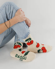 Load image into Gallery viewer, BAGGU Crew Socks - Ecru Cherry
