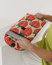 Load image into Gallery viewer, BAGGU Puffy Laptop Sleeve 13-14in - Strawberry
